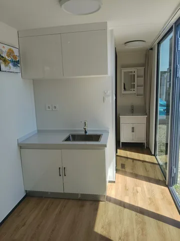 Apple Cabin family kitchen