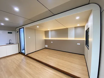 T6: interior view